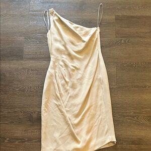 Chetta B 💯 silk One-Shoulder Beige Dress